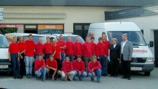 ueber_uns_chronik_1986_5_elektro_kremsmair_mitarbeiter_1920x1080