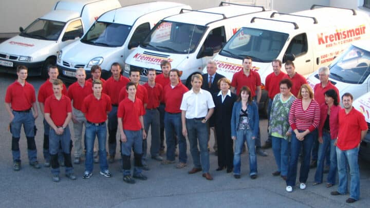 ueber_uns_chronik_2007_4_elektro_kremsmair_grossendorf_mitarbeiter_1920x1080
