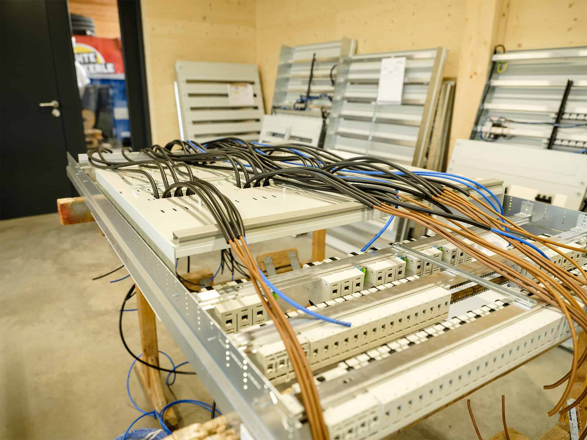 Verteilerbau Schrank 2